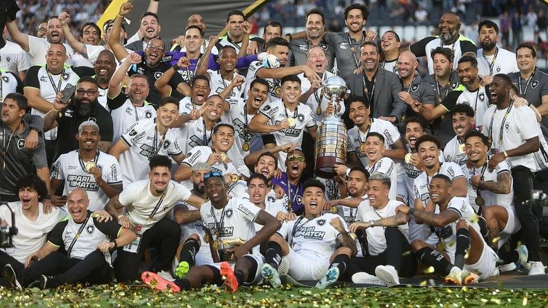 Trinta e quatro campeões da Libertadores já saíram do Botafogo depois de apenas nove meses