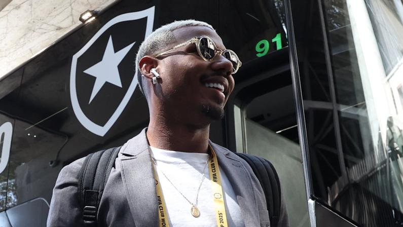 Emprestado pelo Nottingham Forest, Cuiabano está de volta ao Botafogo