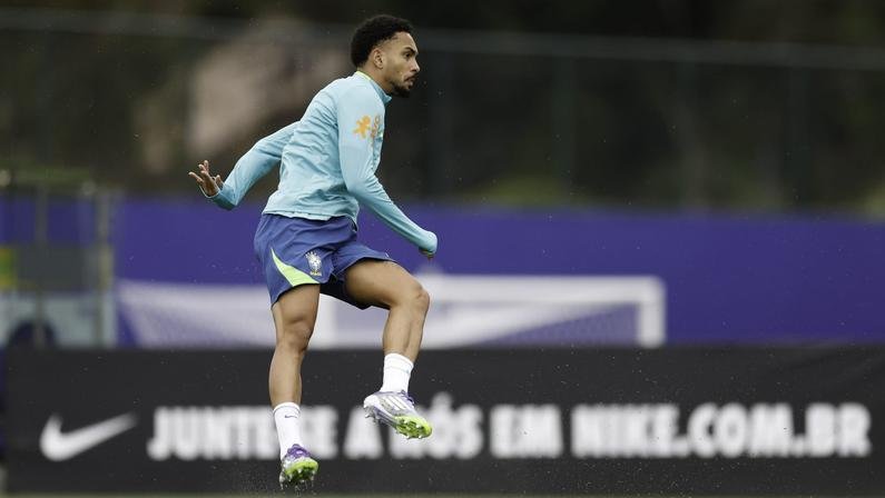 Vitinho aponta o problema do Botafogo: “Estamos errando o gol”