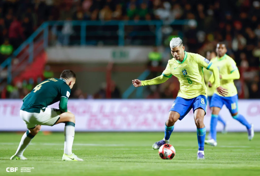 Brasil faz jogo melancólico, perde e vê a Bolívia comemorar ida à repescagem da Copa