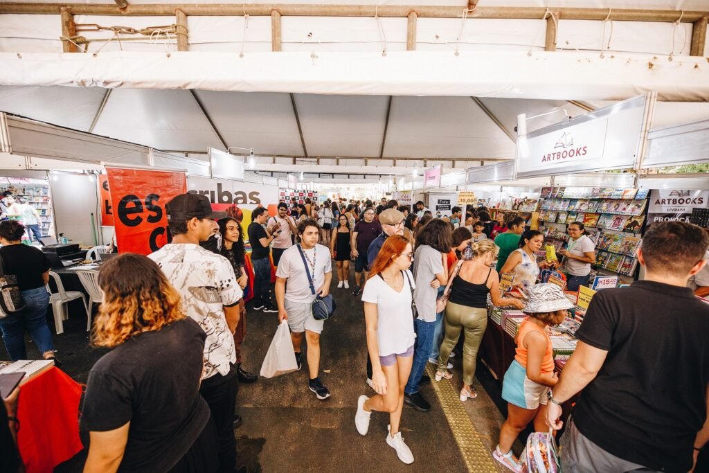 13ª Feira de Livros e Quadrinhos de Natal (FLiQ) começa nesta sexta-feira no Parque das Dunas com muita programação cultural