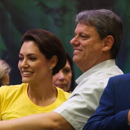 Bolsonaro aposta em Tarcísio para presidente em 2026 e Michelle como vice