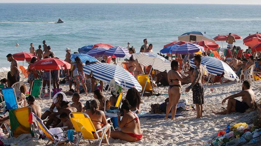 Surtos de norovírus crescem em festas e viagens de fim de ano