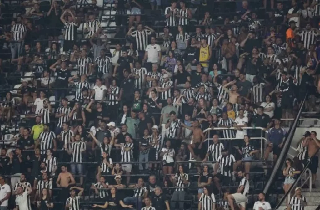 Botafogo pode ter reforços importantes para o jogo contra o Santos