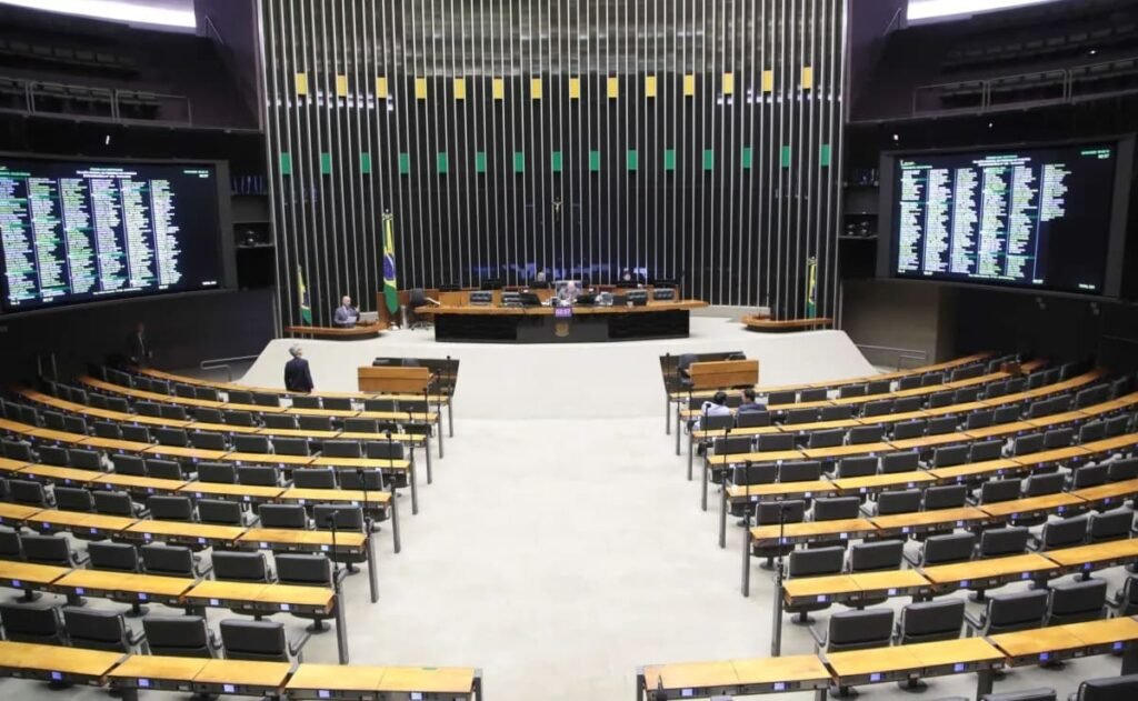 Deputados torram R$185 milhões com o ‘cotão’