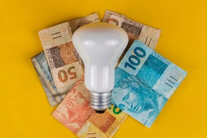 Conta de luz acumula alta de 16% e deve subir 8% em 2026