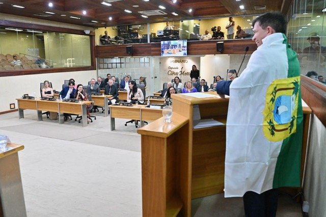 Assembleia concede título de cidadão potiguar ao cantor Waldonys