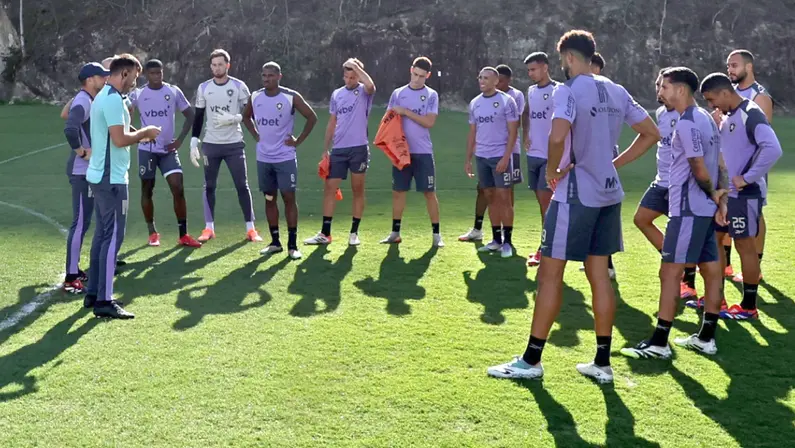 Botafogo define posições prioritárias e muda perfil por contratações para 2026