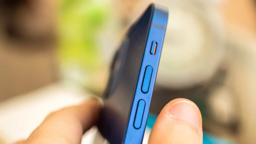 Tem um iPhone? Confira 4 funções secretas do botão de volume que muitos desconhecem