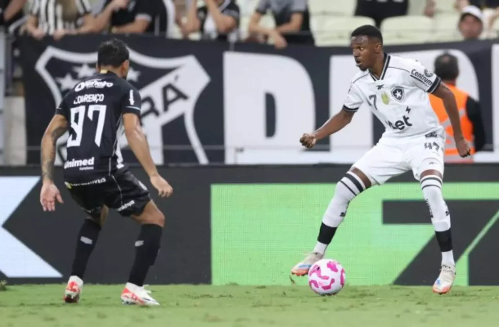 Futuro de Jeffinho no Botafogo é um ponto de interrogação