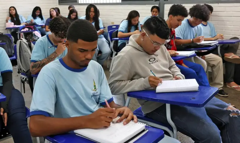 Por que 1 em cada 4 jovens até 19 anos não conclui o Ensino Médio no Brasil: ‘Trabalho desde os 15’