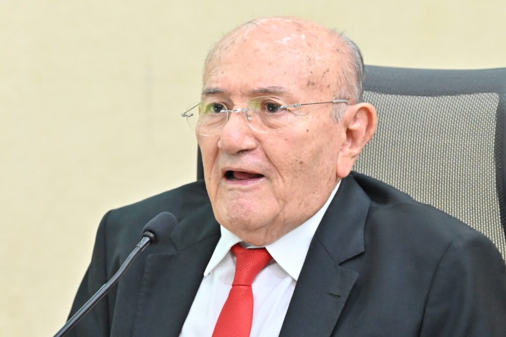 Vivaldo destaca obra literária que resgata memória e identidade cultural de Caicó