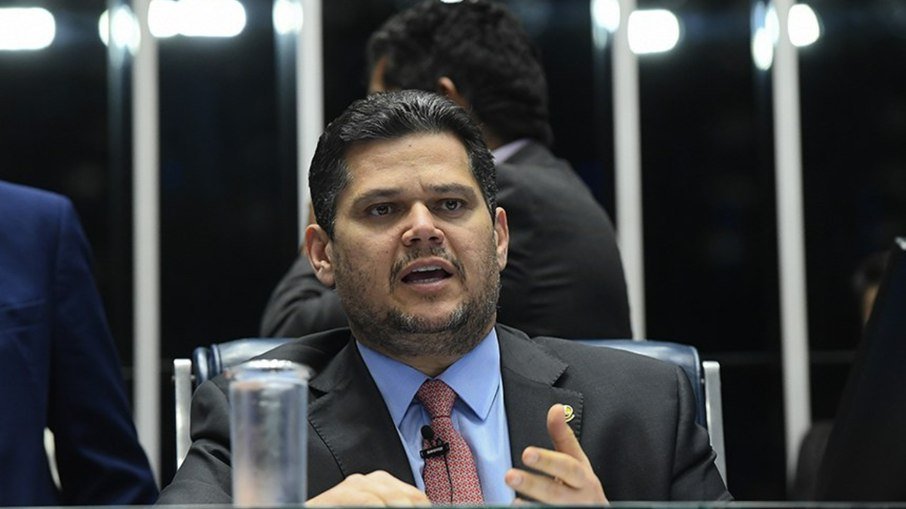 Alcolumbre não rompeu (só) com o líder do governo