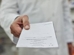 Receita médica com vírgula errada causa overdose fatal em criança