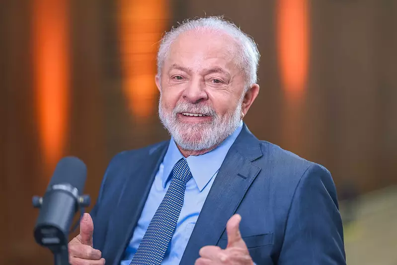 “Se o pobre consumir mais, o rico vai ficar mais rico”, diz Lula em discurso criticado por simplificar economia