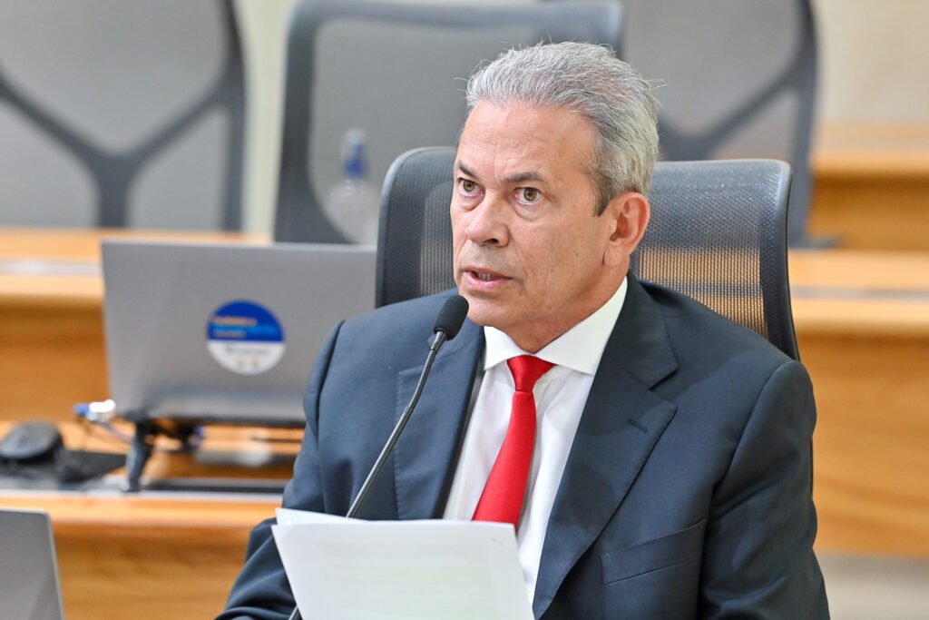 Hermano destaca sanção de lei de incentivo à reciclagem e reforça importância da Fenacam