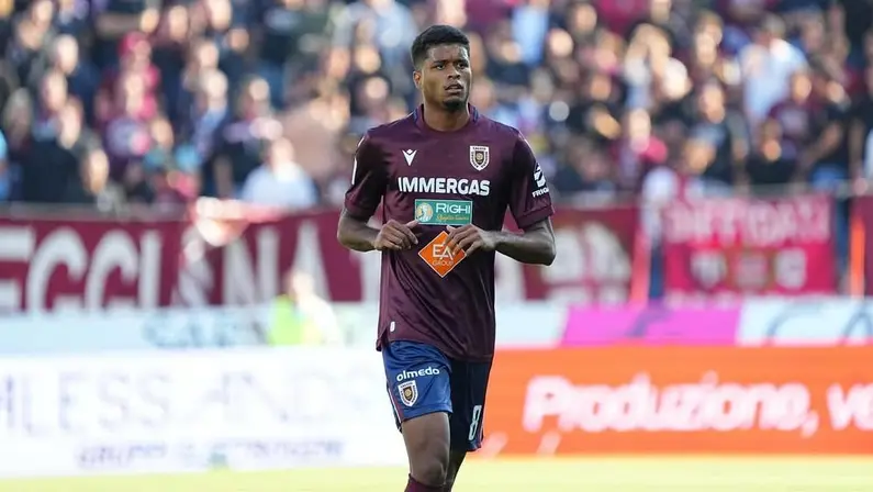 Botafogo mira ter reforços até o Natal; volante Charlys, do Regianna, é um dos alvos