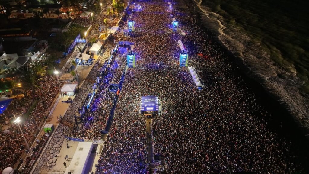 Natal em Natal bate recorde de público e reúne cerca de 100 mil pessoas em Ponta Negra