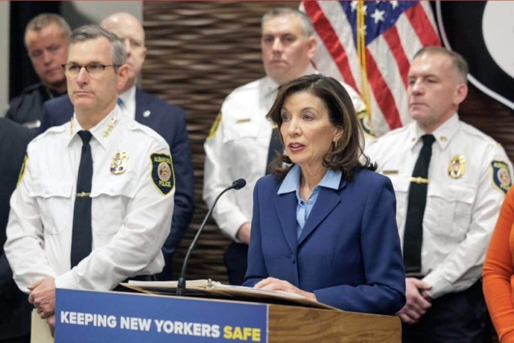 Nova lei de NY exige que redes sociais alertem jovens de perigo mental