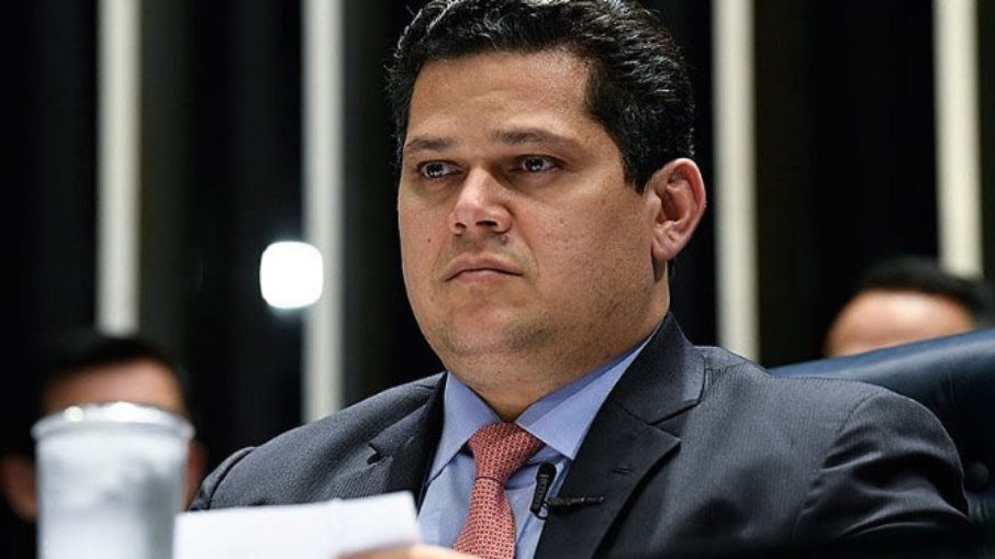 Senado prepara nova lei sobre impeachment de ministro do STF para rebater decisão de Gilmar