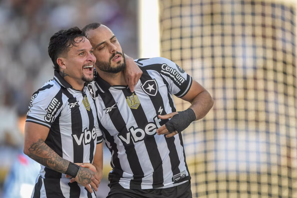 Botafogo vence, sonha com vaga na fase de grupos da Libertadores e rebaixa Fortaleza