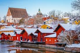 Abrigos antiaéreos e treinamento em frio intenso: Finlândia reforça preparo militar diante de tensão com a Rússia