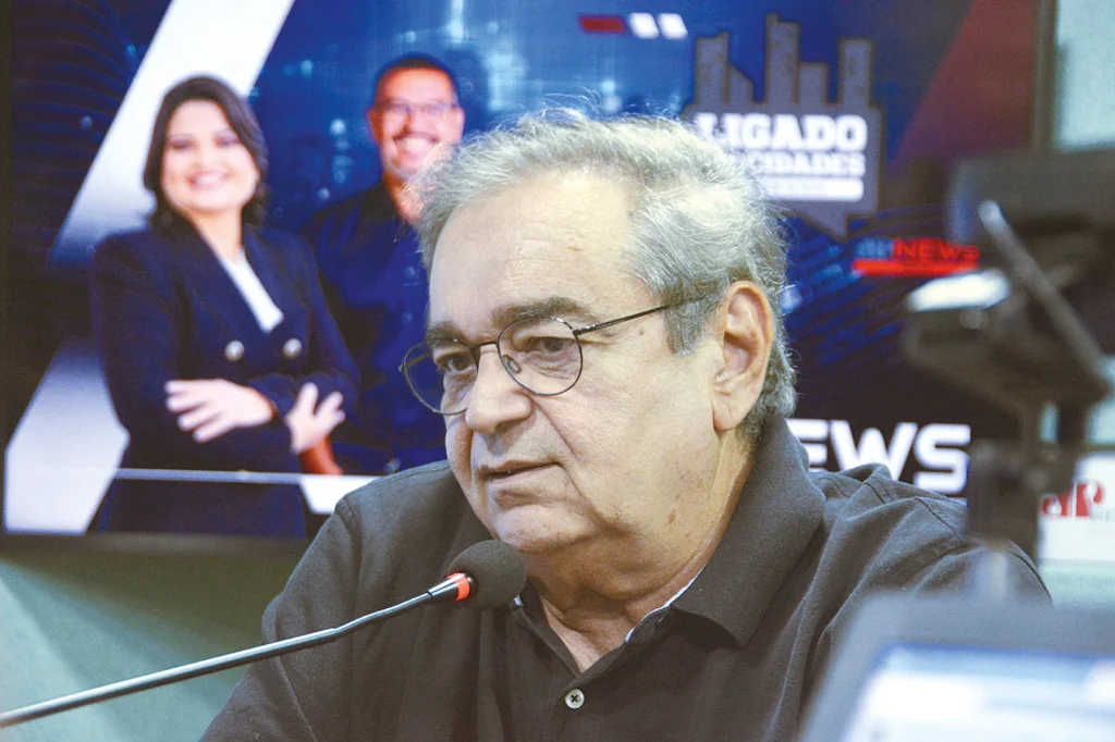 Álvaro prevê polarização e 2º turno com candidato do PT