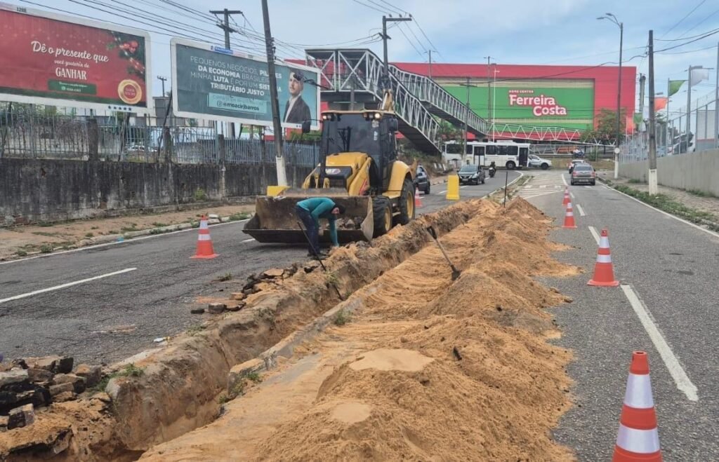 Obras de drenagem avançam na Avenida da Integração e devem solucionar problema antigo