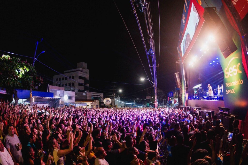 Sesc Parada na Ladeira reúne mais de 30 mil pessoas no Centro de Natal