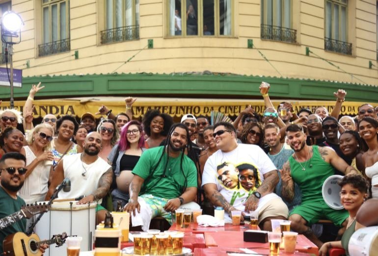 Menos é Mais, Felipe Amorim e Thiago Freitas no Puro Suco de Verão da Ilha Ecomax, no sábado (10)