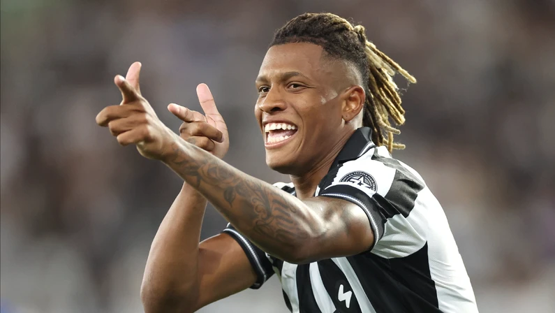 Danilo faz dois em goleada do Botafogo e vibra: ‘Esse ano vai ser diferente. Vamos dar o que falar no Brasileirão’