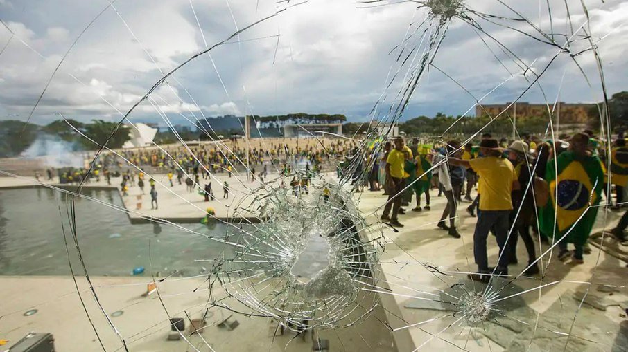 Oposição reage a veto de Lula ao PL da Dosimetria e prevê derrubada de decisão