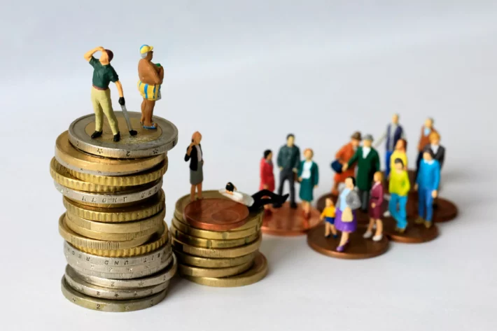 Quanto ganha a chamada classe média alta no Brasil e por que esse número surpreende tanta gente