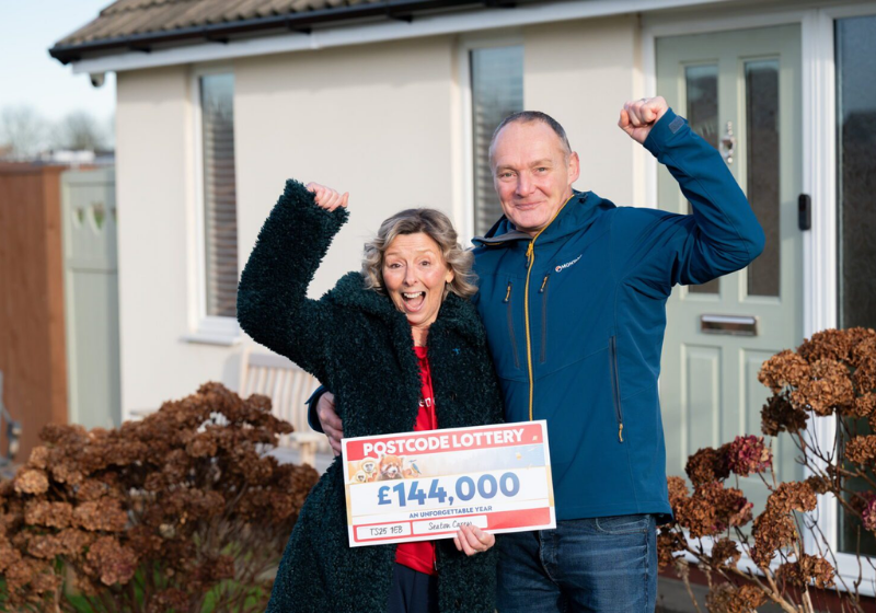 Mulher é operada do câncer e ganha R$ 1 milhão na loteria no mesmo dia