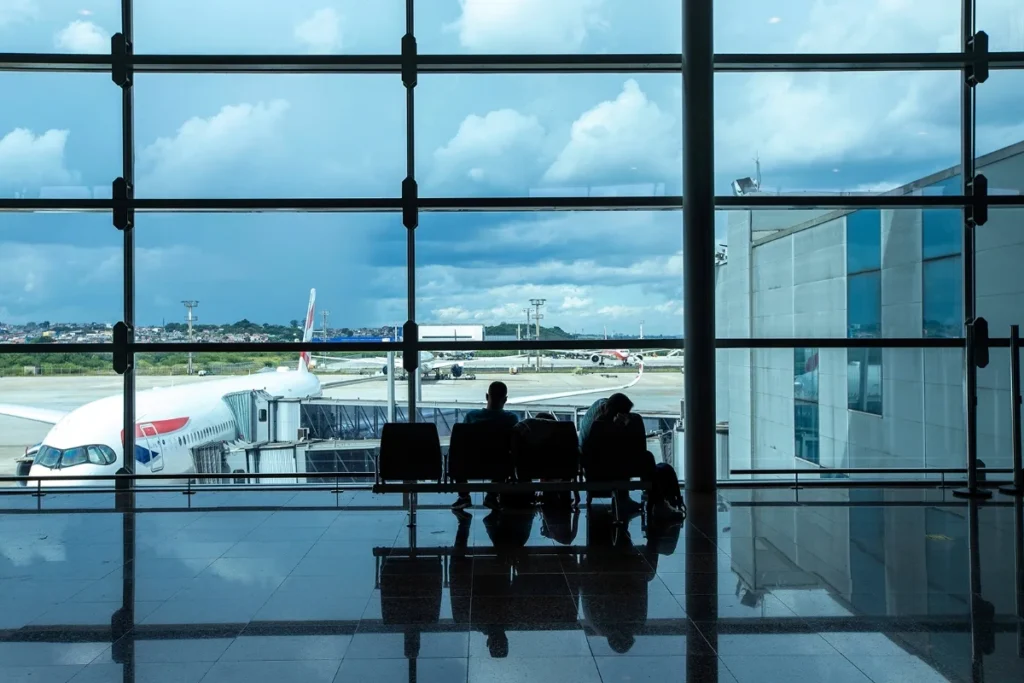 Por que voar no Brasil é tão caro?