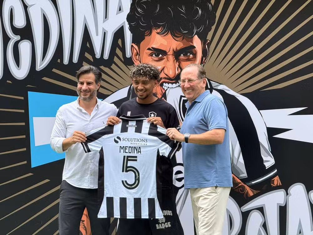 Textor diz que Almada indicou Medina e analisa elenco do Botafogo: “Muito forte”