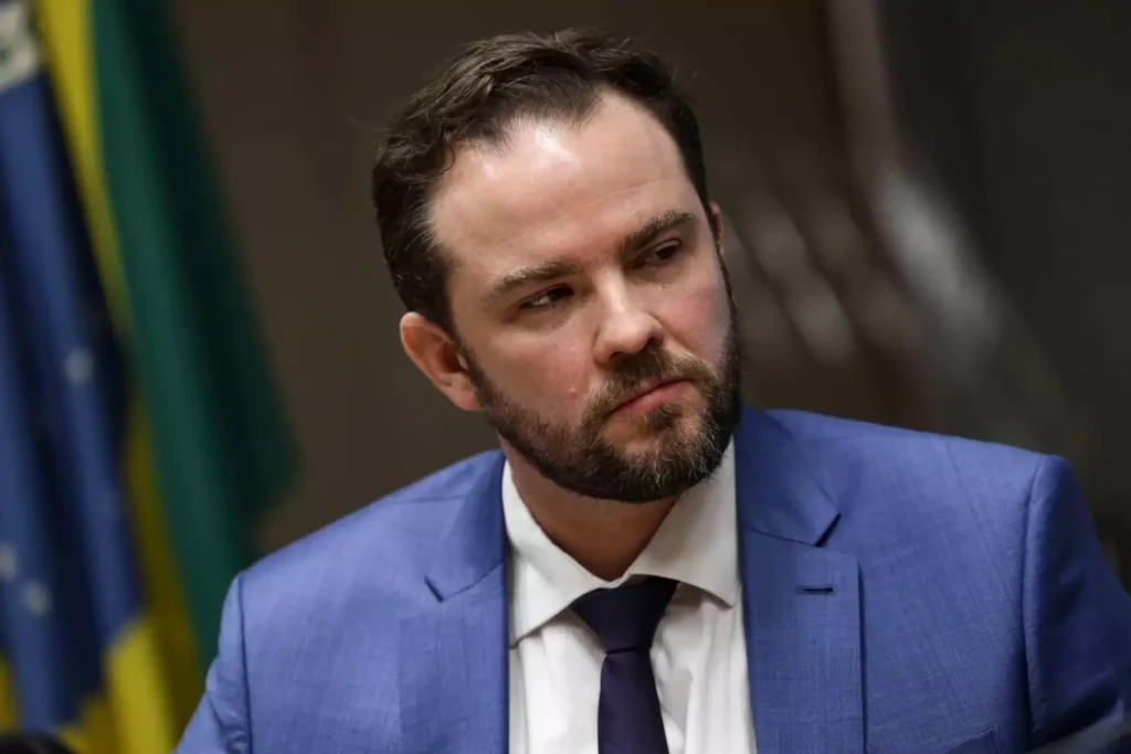 Governo quer que Estados zerem ICMS sobre importação de diesel e propõe arcar com 50% das perdas