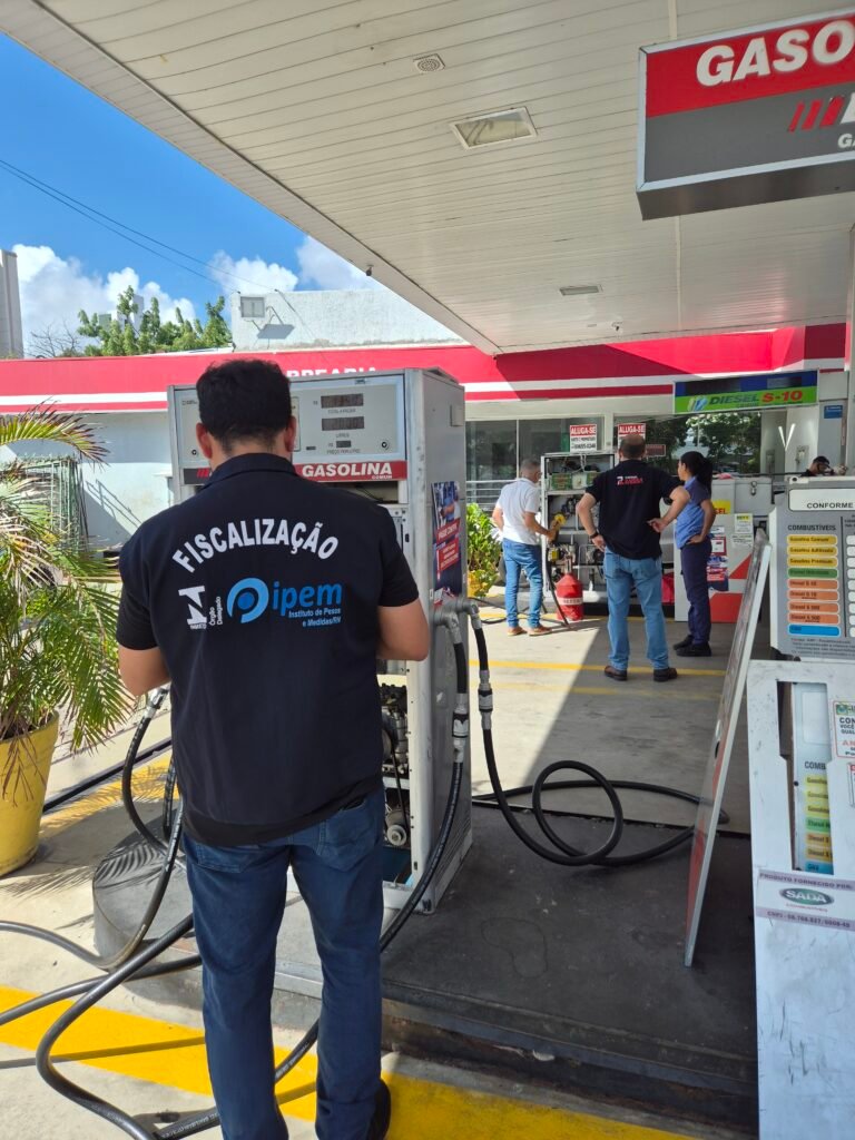 Ipem-RN realiza fiscalização em postos de combustíveis de Natal e reprova 31% dos bicos vistoriados
