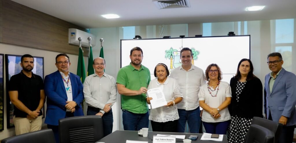 Governo do RN e Caixa formalizam construção de 20 casas em Jucurutu