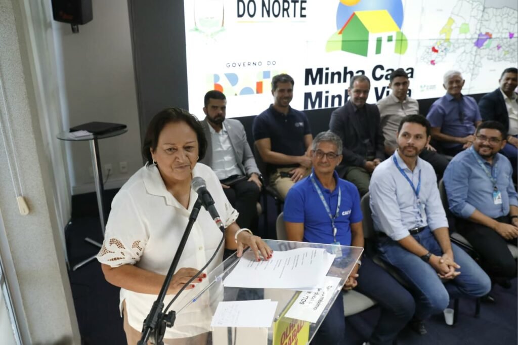 Governo do RN assina contratos com a CEF para construir moradias e levar água à zona rural