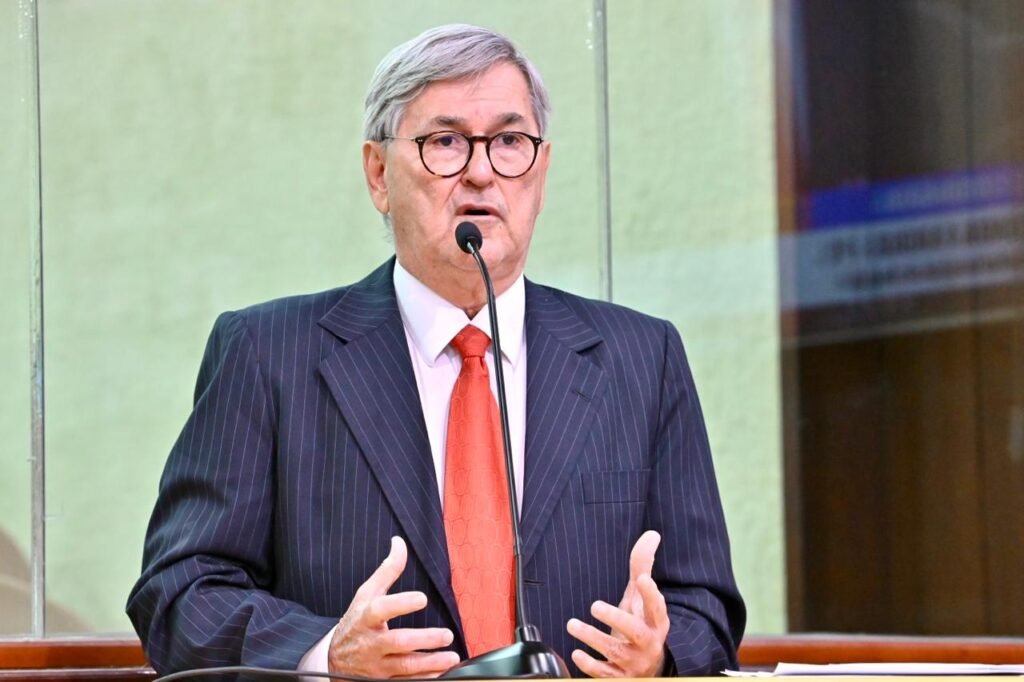 Projeto de lei no RN legaliza uso por mulheres de arma de choque e spray de pimenta para defesa pessoal