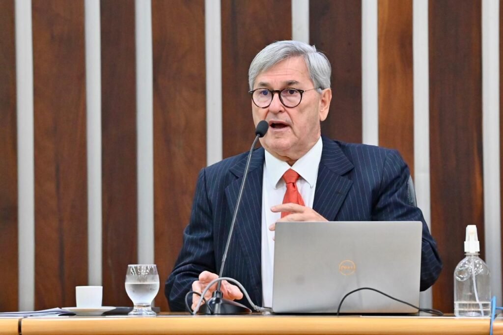 Projeto proíbe negativar servidores estaduais no Serasa e determina multa para o governo por atraso no repasse de consignados