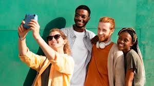 Um terço dos homens da geração Z diz que esposas devem obedecer maridos, aponta estudo