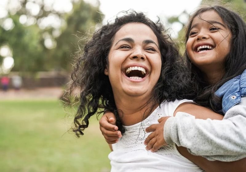 Dia da Felicidade está chegando: veja como estimular seu cérebro agora