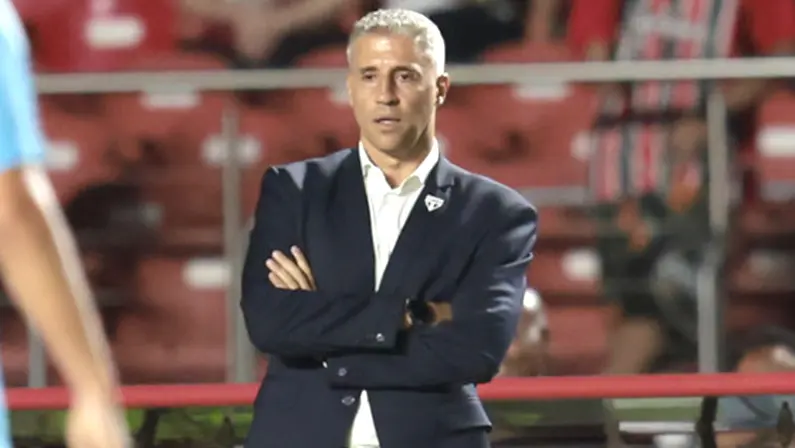 Botafogo estuda nomes e avalia contratação de Hernán Crespo, ex-São Paulo