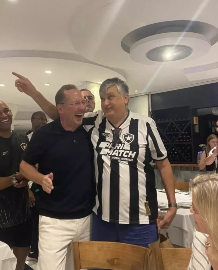 Botafogo se posiciona contra afastamento de Textor e busca reversão