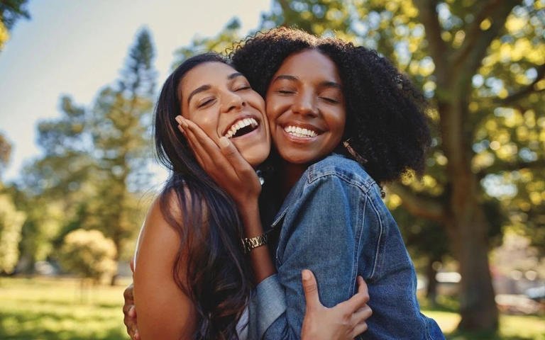 Esses são os 4 hábitos que as pessoas mais felizes praticam, segundo psicóloga
