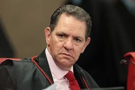 Ministro do STJ denuncia pressão em julgamentos: ‘Todo mundo vendendo voto’