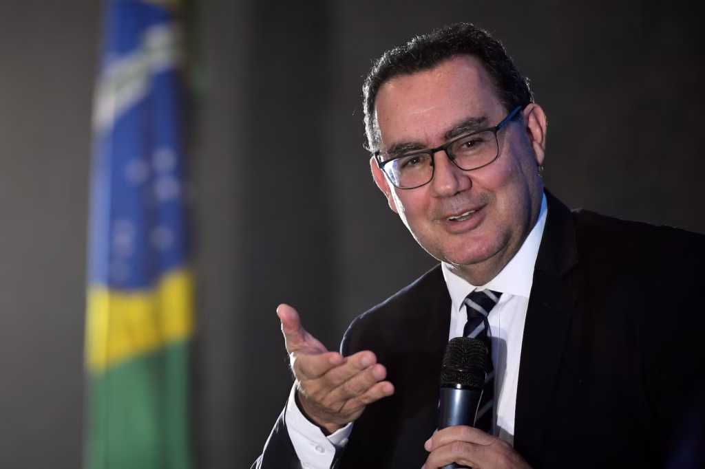 Augusto Cury lança pré-candidatura à presidência, prega pacificação e quer ser ‘exemplo mundial’