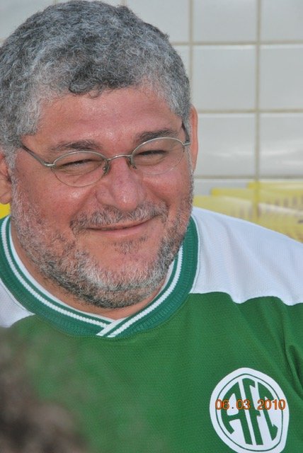 Crônica da Banalidade, de Carlos de Souza, será relançado no próximo sábado